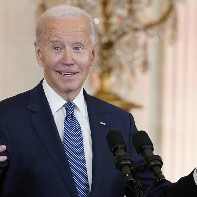 Biden gets updated COVID-19 booster shot, promotes vaccine